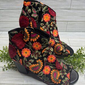Crown Vintage FRANKIE Floral Embroidered Open Toe Booties - Size 8.5M